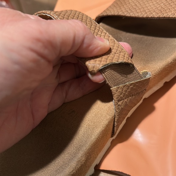 Cliff’s sandals - Picture 2 of 3